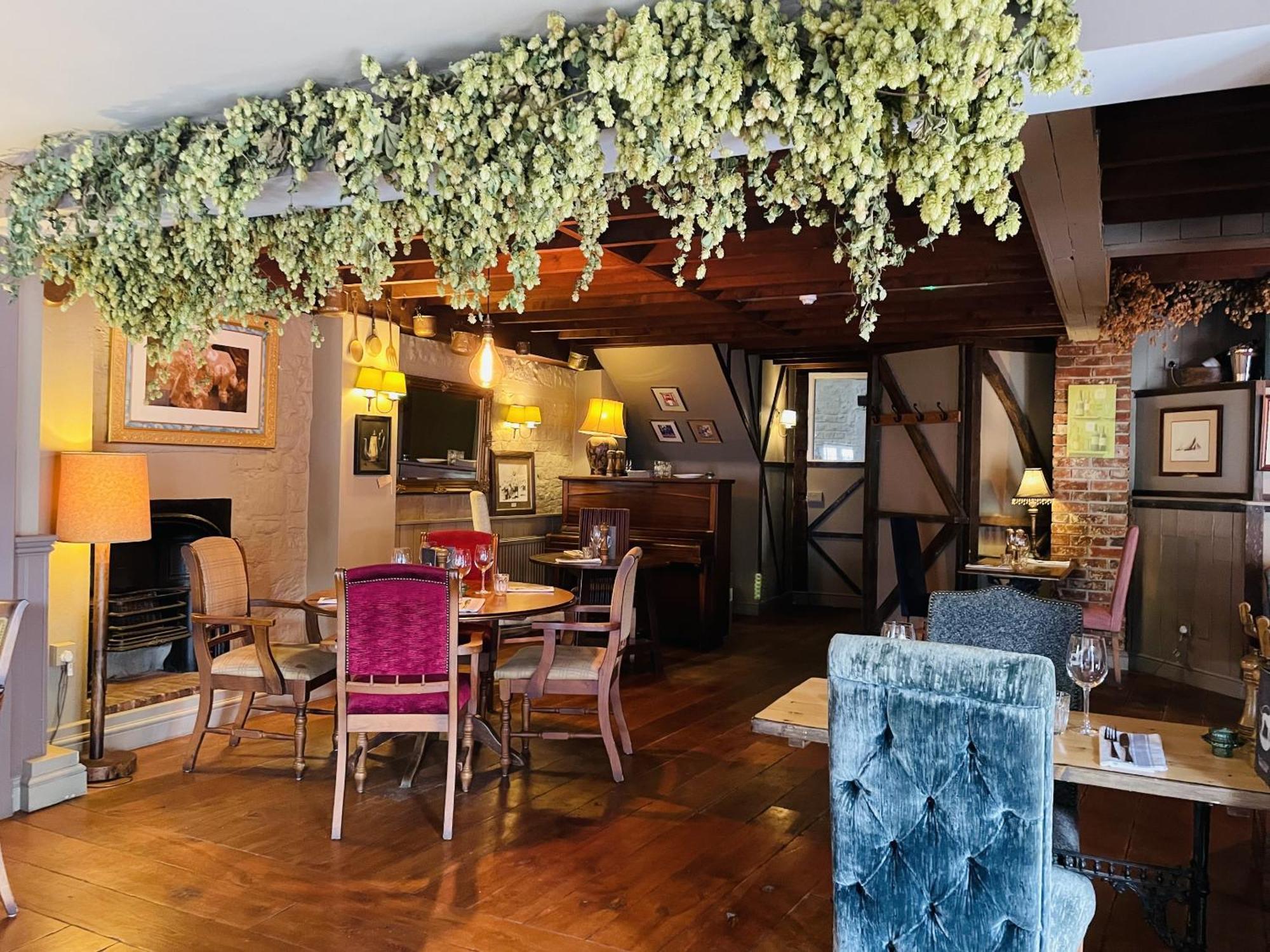 The Greyhound Inn Sydling St Nicholas Екстер'єр фото