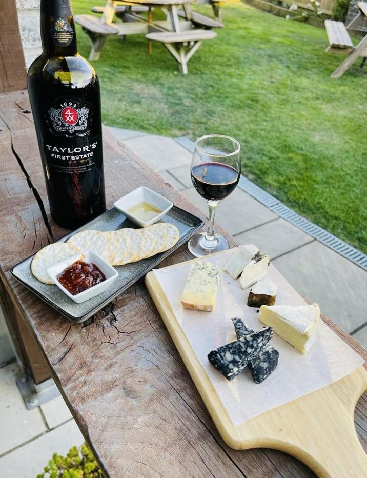 The Greyhound Inn Sydling St Nicholas Екстер'єр фото